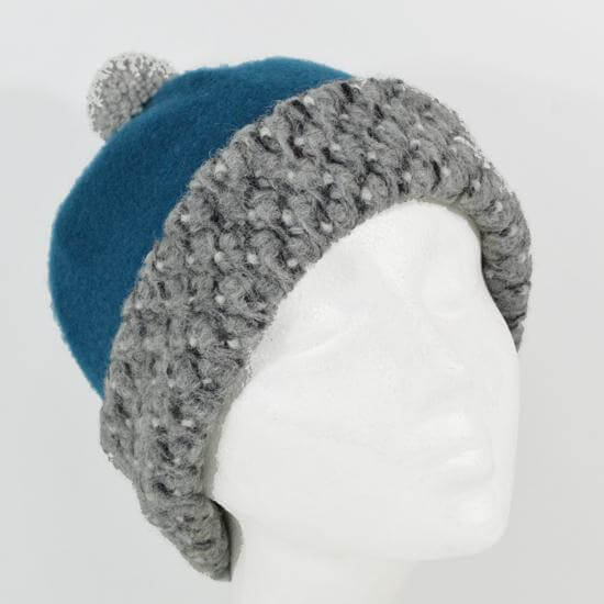 Gorro_Pompom_petrol.jpg